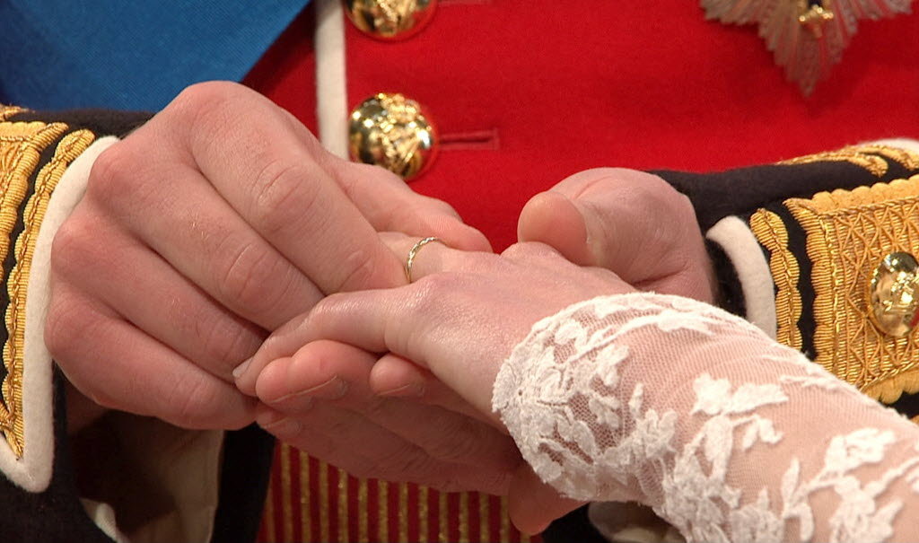 Duke of Cambridge Sliding Wedding Ring on the Duchess of Cambridge's ring finger at their wedding